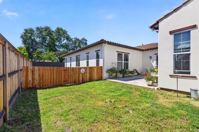 3430 Grove Cir, Loomis, CA 95650