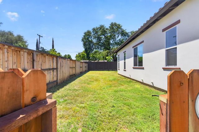 3430 Grove Cir, Loomis, CA 95650