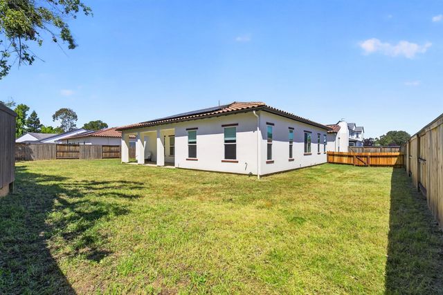 3430 Grove Cir, Loomis, CA 95650