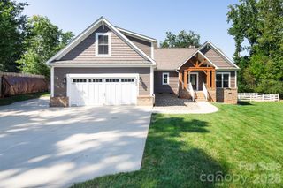 3825 Chevlot Hills Road, Sherrills Ford, NC 28673