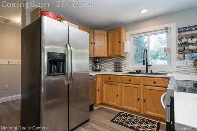 234 Arabelle Street, Commerce Charter Township, MI 48382
