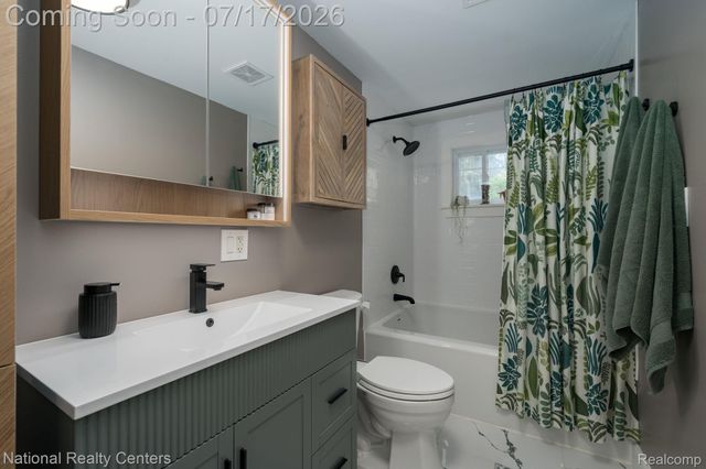 234 Arabelle Street, Commerce Charter Township, MI 48382