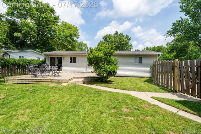 234 Arabelle Street, Commerce Charter Township, MI 48382