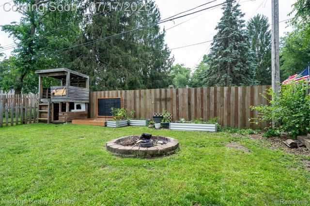 234 Arabelle Street, Commerce Charter Township, MI 48382