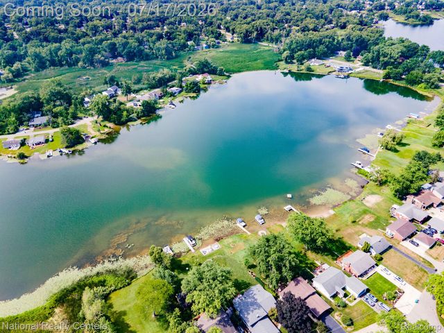 234 Arabelle Street, Commerce Charter Township, MI 48382