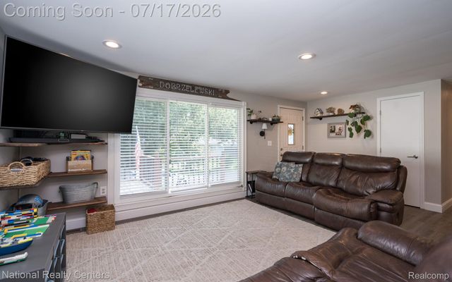 234 Arabelle Street, Commerce Charter Township, MI 48382