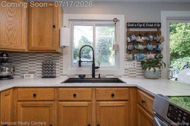 234 Arabelle Street, Commerce Charter Township, MI 48382