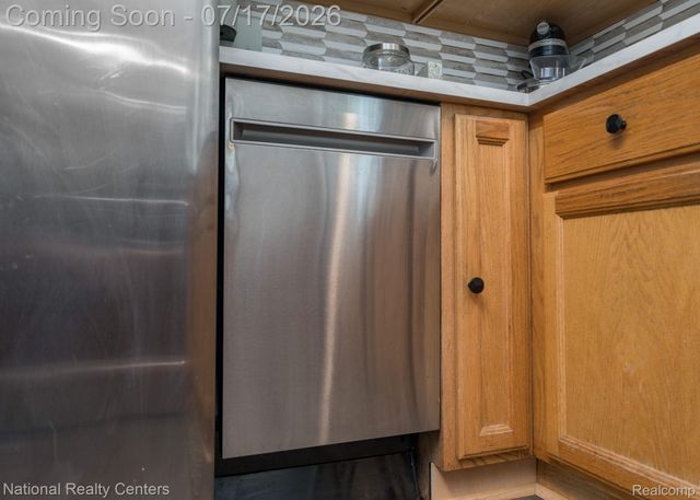 234 Arabelle Street, Commerce Charter Township, MI 48382