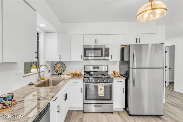 5972 W Rafter Circle Street, Tucson, AZ 85713