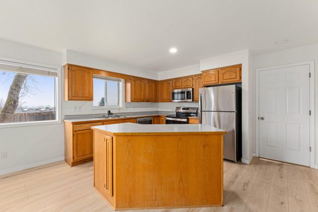 2203 NW Oxford Circle, Grants Pass, OR 97526