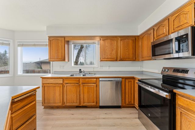 2203 NW Oxford Circle, Grants Pass, OR 97526