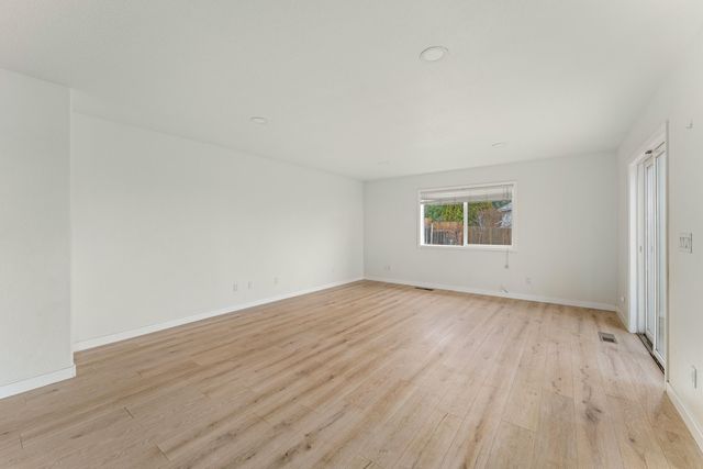 2203 NW Oxford Circle, Grants Pass, OR 97526