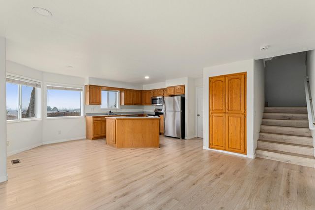 2203 NW Oxford Circle, Grants Pass, OR 97526