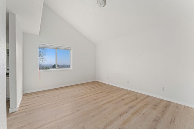 2203 NW Oxford Circle, Grants Pass, OR 97526