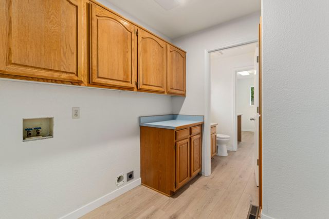 2203 NW Oxford Circle, Grants Pass, OR 97526