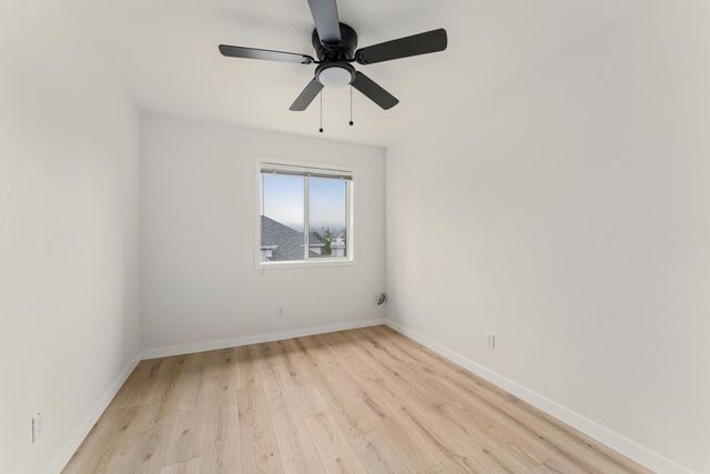 2203 NW Oxford Circle, Grants Pass, OR 97526