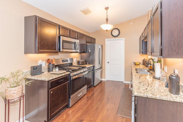 432 Maple Cove Circle, Saline City, MI 48176