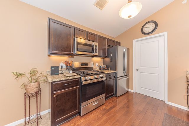 432 Maple Cove Circle, Saline City, MI 48176