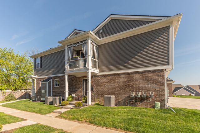 432 Maple Cove Circle, Saline City, MI 48176