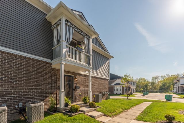 432 Maple Cove Circle, Saline City, MI 48176