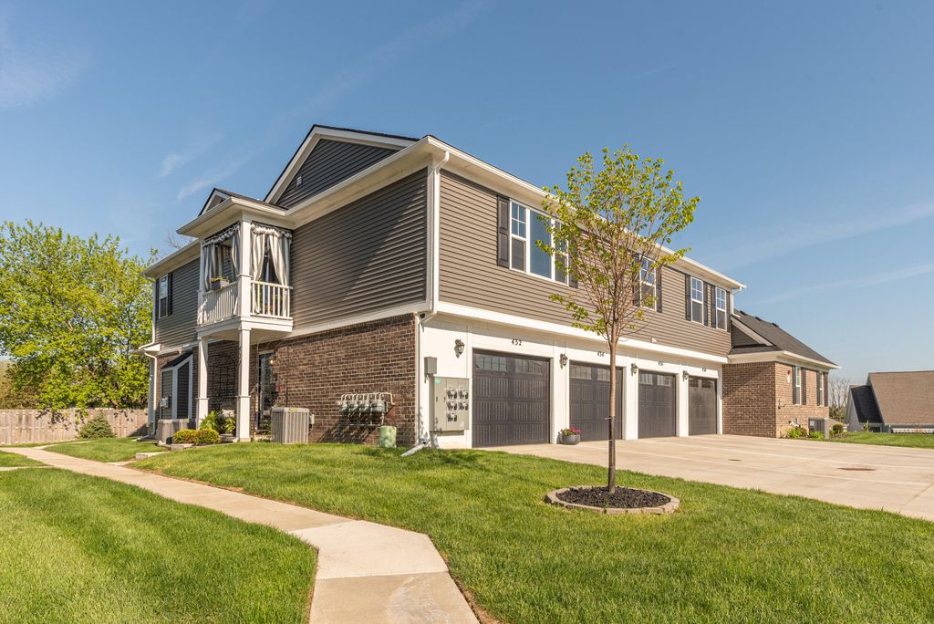 432 Maple Cove Circle, Saline City, MI 48176