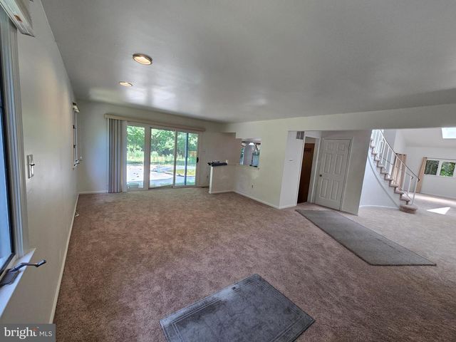 26 LAS BRISAS BLVD, Voorhees, NJ 08043