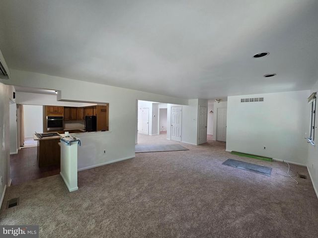 26 LAS BRISAS BLVD, Voorhees, NJ 08043