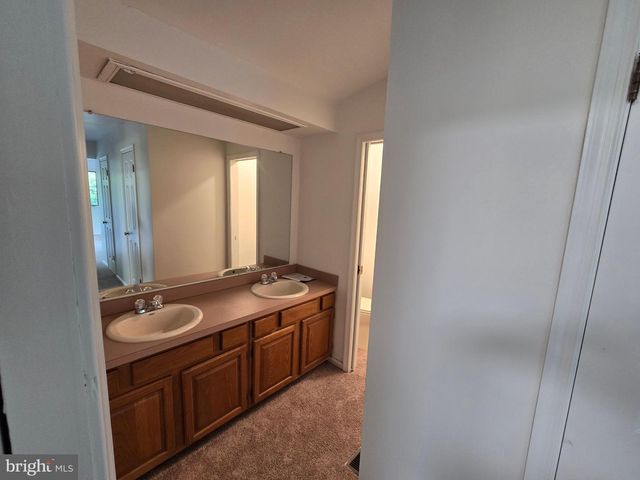 26 LAS BRISAS BLVD, Voorhees, NJ 08043