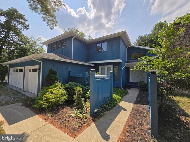 26 LAS BRISAS BLVD, Voorhees, NJ 08043
