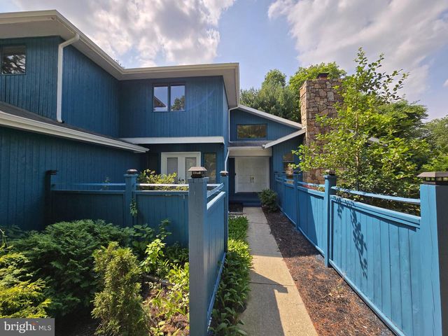 26 LAS BRISAS BLVD, Voorhees, NJ 08043