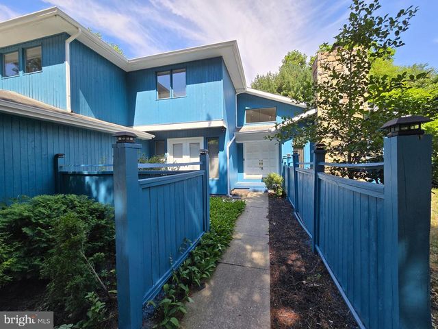 26 LAS BRISAS BLVD, Voorhees, NJ 08043