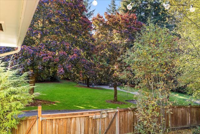 19330 52nd Avenue W, Lynnwood, WA 98036