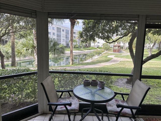 3138 Via Poinciana 114, Lake Worth, FL 33467