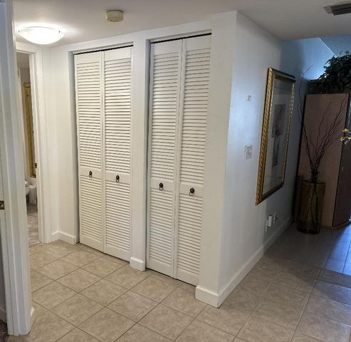 3138 Via Poinciana 114, Lake Worth, FL 33467