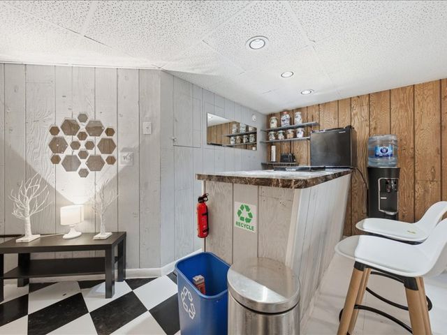 1534 E 73rd Place, Chicago, IL 60619