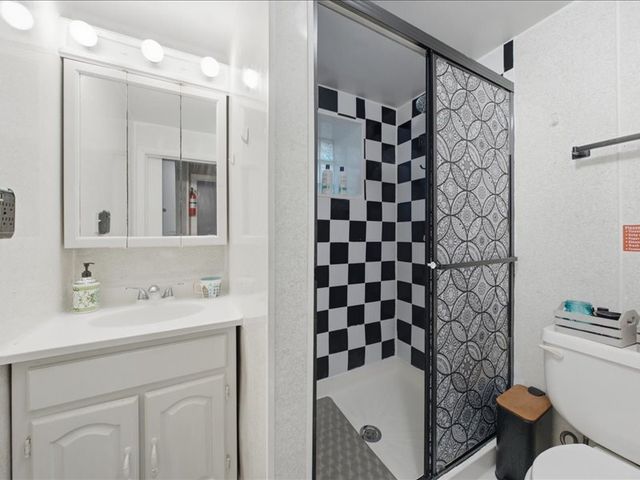 1534 E 73rd Place, Chicago, IL 60619