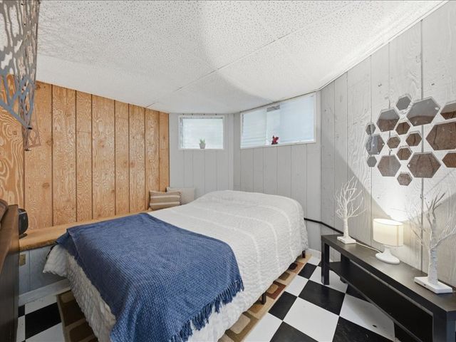 1534 E 73rd Place, Chicago, IL 60619