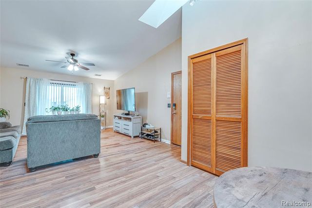 1584 Shoemaker Drive, Westland, MI 48185