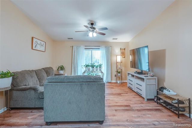 1584 Shoemaker Drive, Westland, MI 48185