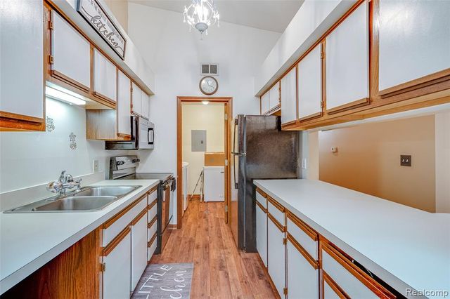 1584 Shoemaker Drive, Westland, MI 48185