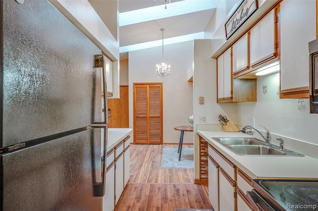 1584 Shoemaker Drive, Westland, MI 48185
