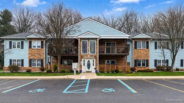 1584 Shoemaker Drive, Westland, MI 48185