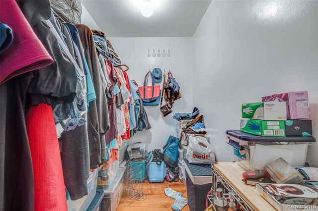 1584 Shoemaker Drive, Westland, MI 48185