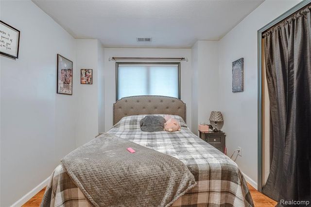 1584 Shoemaker Drive, Westland, MI 48185