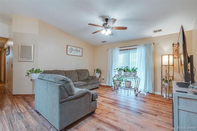 1584 Shoemaker Drive, Westland, MI 48185