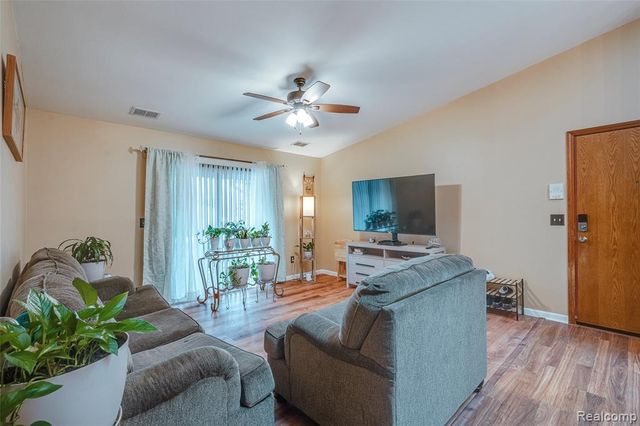 1584 Shoemaker Drive, Westland, MI 48185
