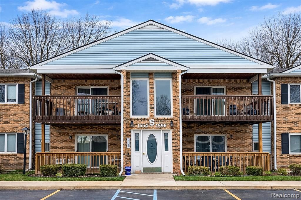 1584 Shoemaker Drive, Westland, MI 48185