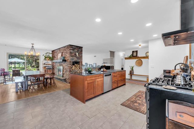518 9th PLACE, Kenosha, WI 53140