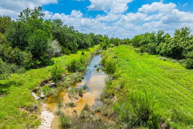 8 Cypress Creek Rd, Comfort, TX 78013