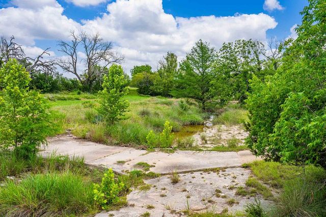 8 Cypress Creek Rd, Comfort, TX 78013
